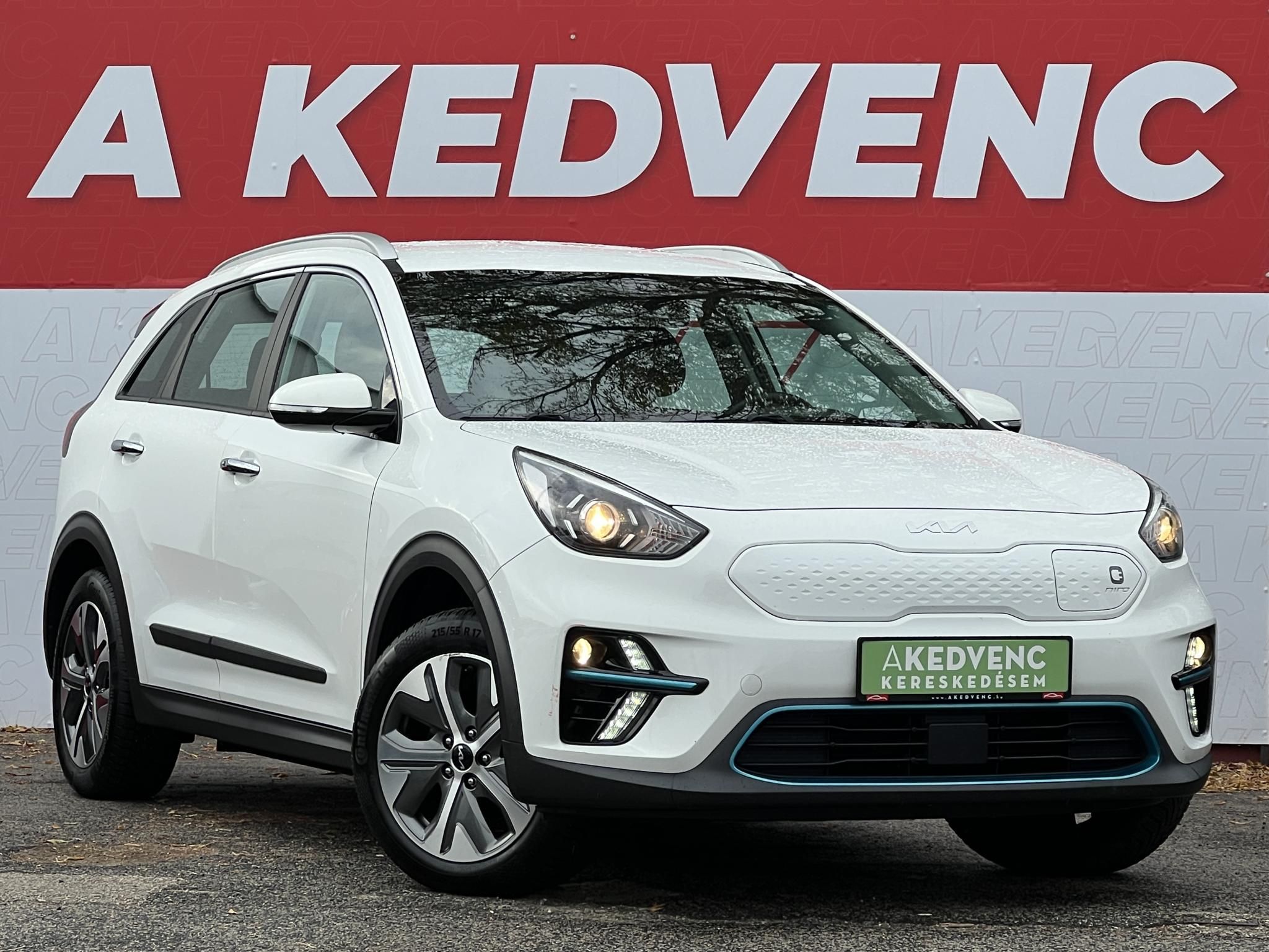 KIA NIRO e-Niro 64kWh Silver 455 km wltp hatótáv. carplay. tempomat. vezetéstámogató rendszerek!