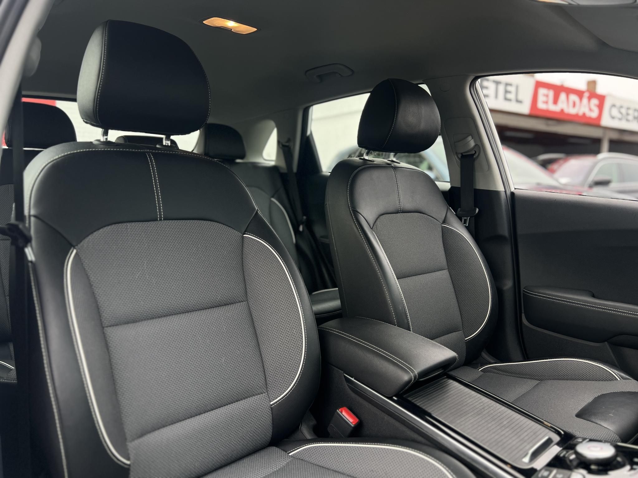 KIA NIRO e-Niro 64kWh Silver 455 km wltp hatótáv. carplay. tempomat. vezetéstámogató rendszerek!
