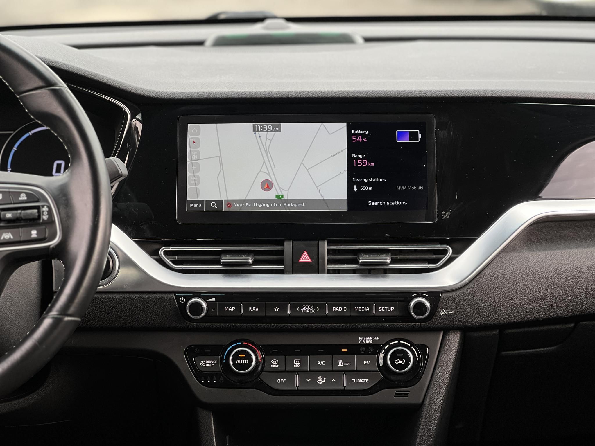 KIA NIRO e-Niro 64kWh Silver 455 km wltp hatótáv. carplay. tempomat. vezetéstámogató rendszerek!