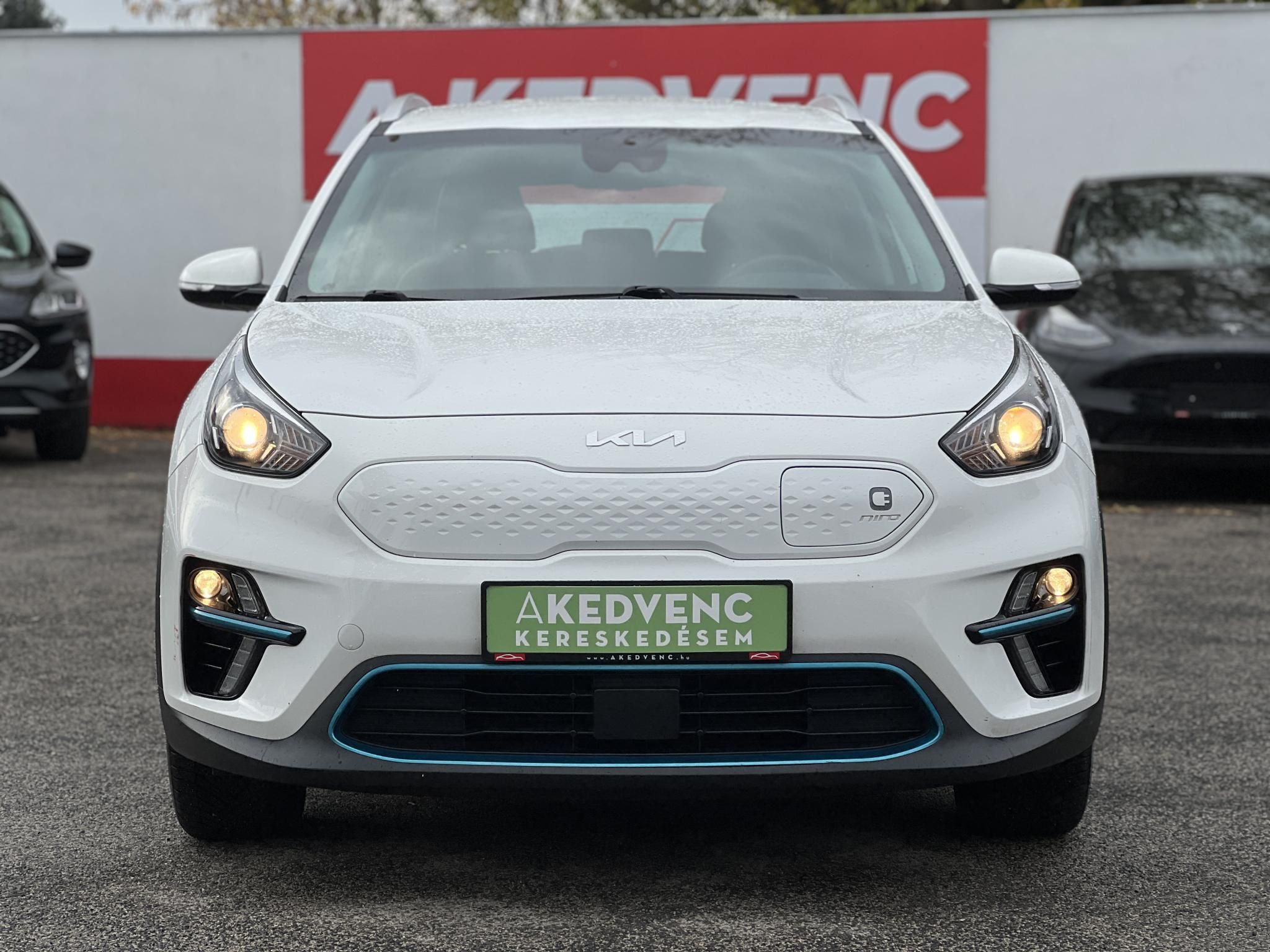 KIA NIRO e-Niro 64kWh Silver 455 km wltp hatótáv. carplay. tempomat. vezetéstámogató rendszerek!