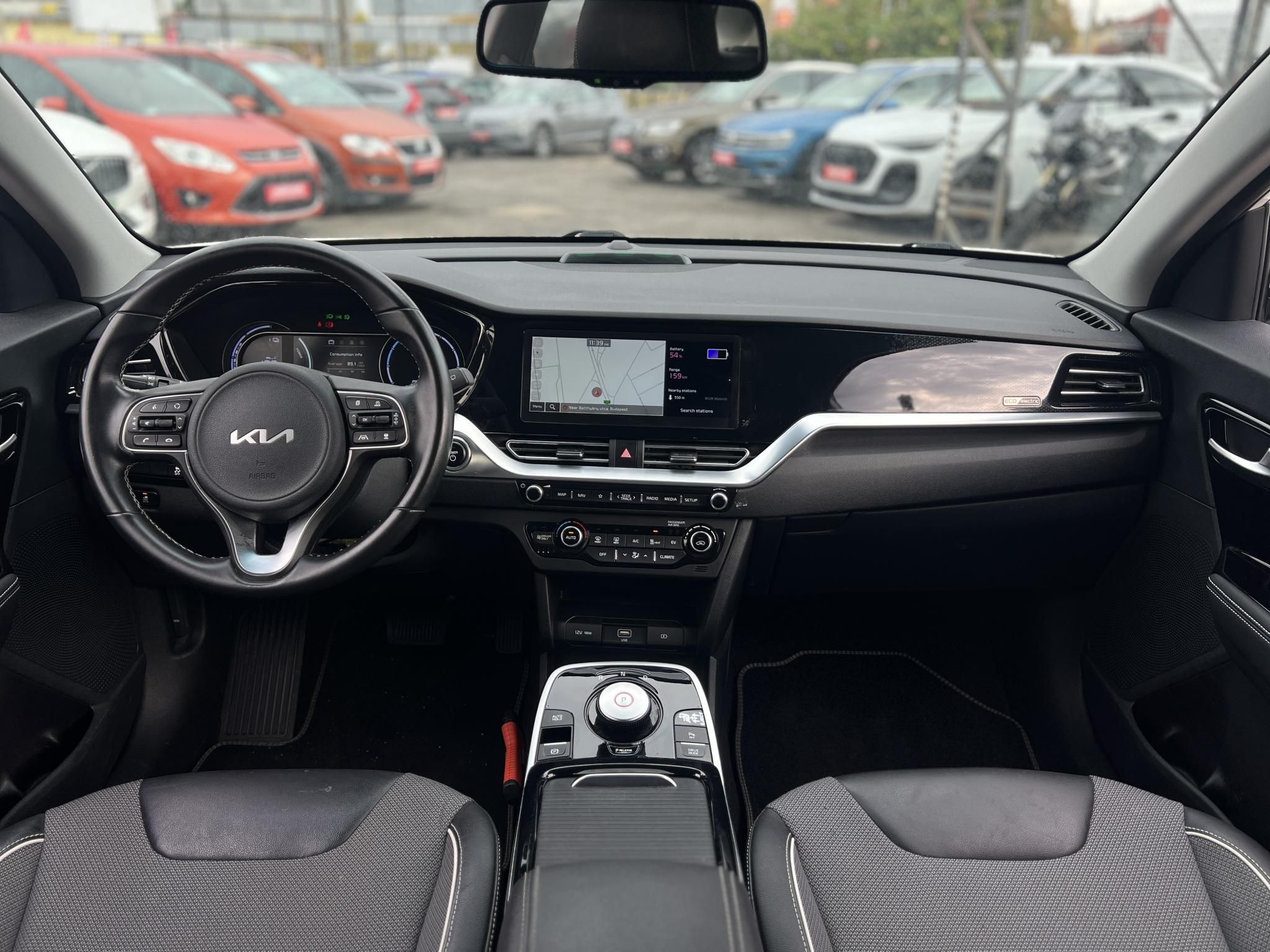 KIA NIRO e-Niro 64kWh Silver 455 km wltp hatótáv. carplay. tempomat. vezetéstámogató rendszerek!