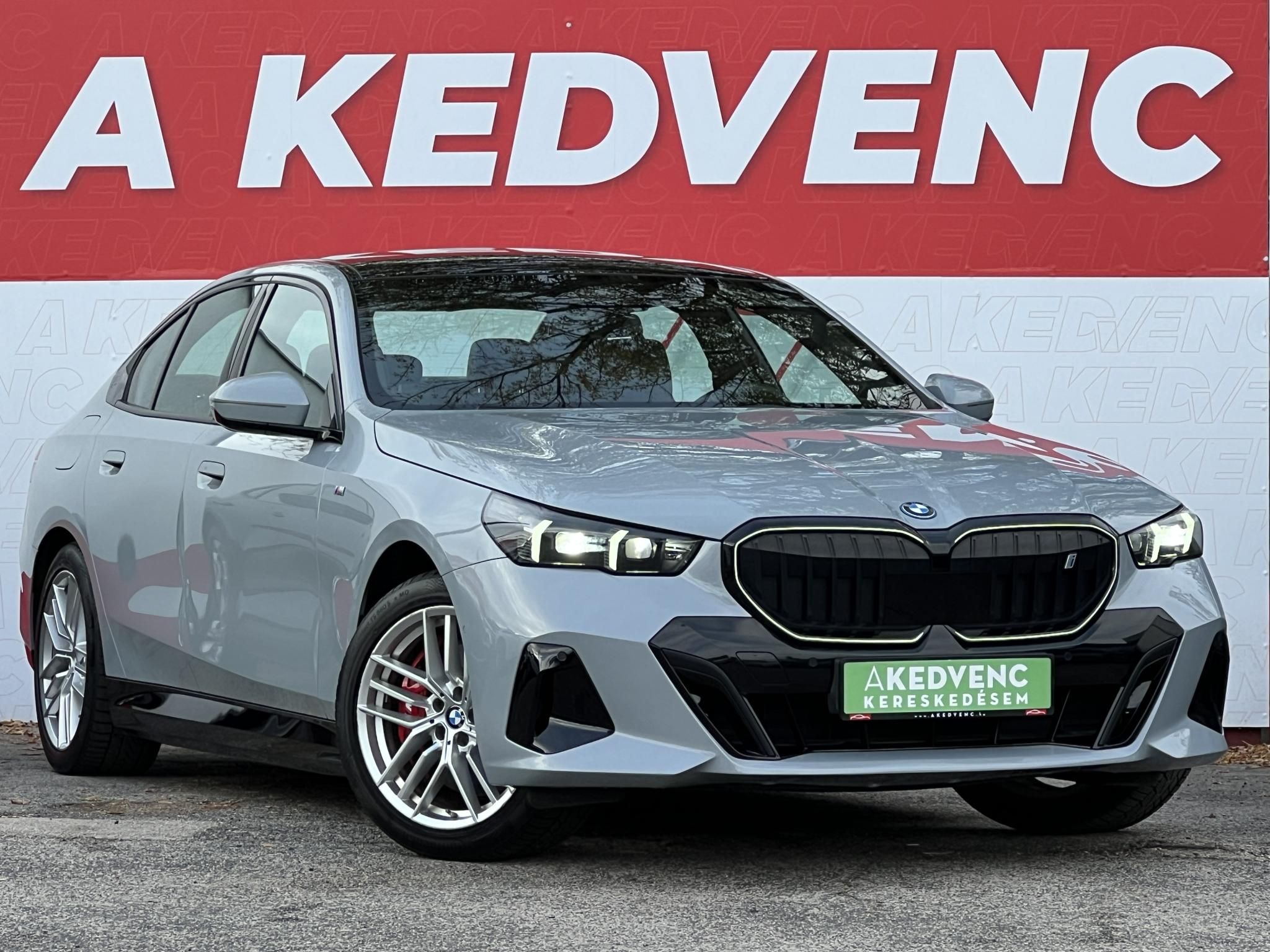 BMW I5 eDrive40 81,2kWh M-sport. Bowers & Wilkins. 626km WLTP. panorámatető. újszerű állapot!